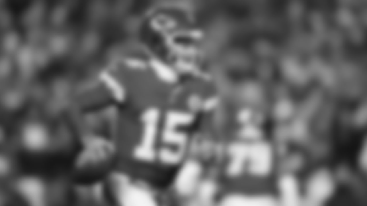 Kansas City Chiefs quarterback Patrick Mahomes (15) scrambles during an NFL week 14 matchup against the Houston Texans, Sunday December 7, 2025.