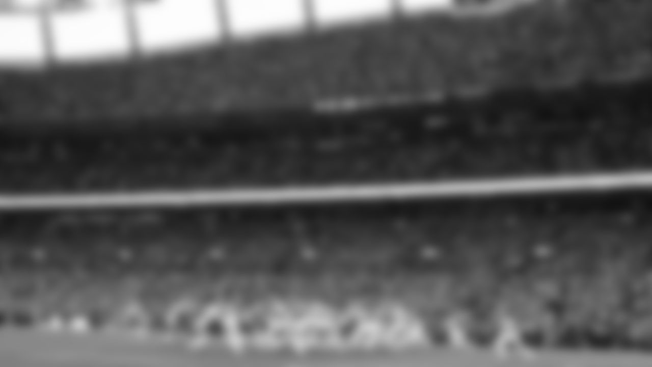 The Kansas City Chiefs offense during a week 11 NFL Football game against the Denver Broncos on Sunday, November 16, 2025 in Denver, Colorado.