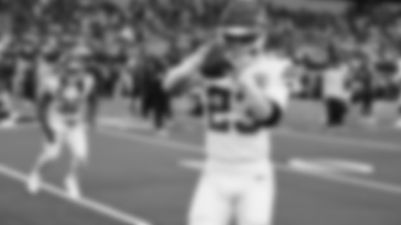 Kansas City Chiefs middle linebacker Drue Tranquill (23) warms up prior to a week 13 NFL football game against the Dallas Cowboys on Thursday, November 27, 2025 in Arlington, TX.