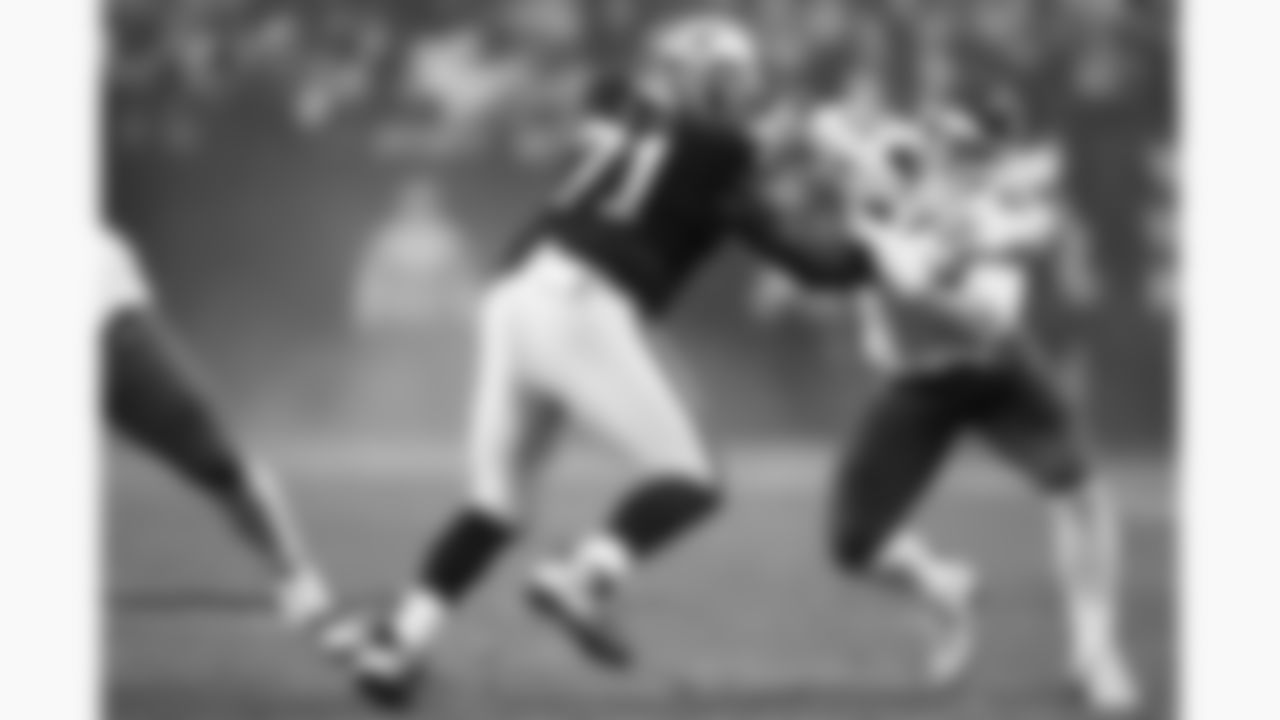 Kansas City Chiefs defensive end Ethan Downs (40) rushes against Las Vegas Raiders offensive tackle DJ Glaze (71) during a week 18 NFL football game, Sunday, January 4, 2026 in Las Vegas, NV.