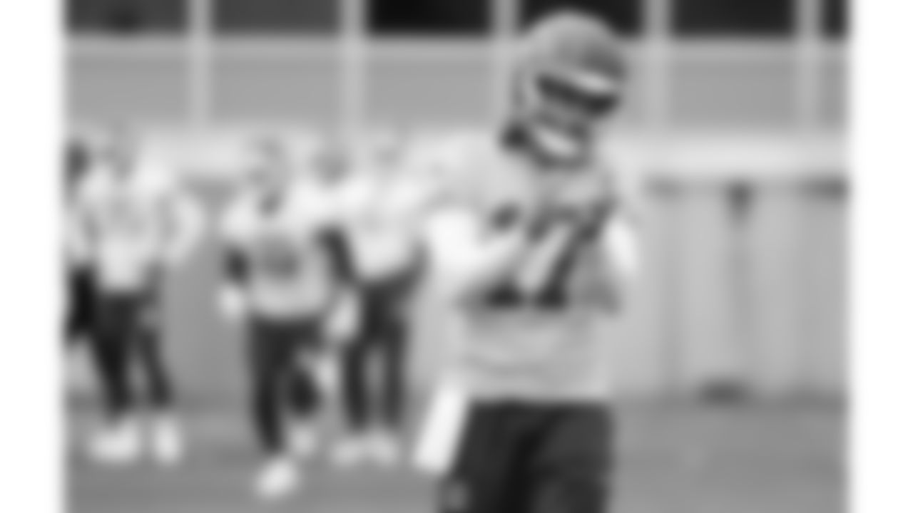Kansas City Chiefs quarterback Gardner Minshew (17) practices during phase 3 of OTAs on Thursday, May 29, 2025 in Kansas City, MO.