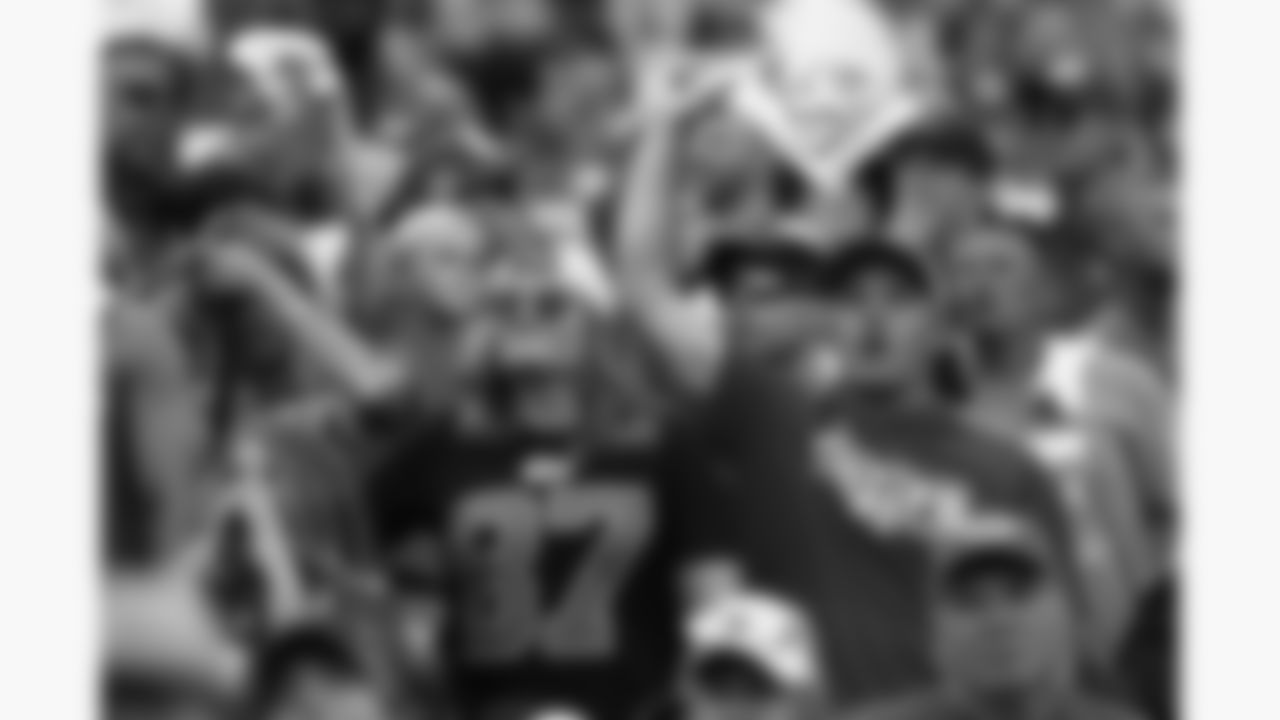 Kansas City Chiefs fans hold their rally towels during the week 2 NFL football game against the Philadelphia Eagles, Sunday, September 14, 2025 in Kansas City, MO.