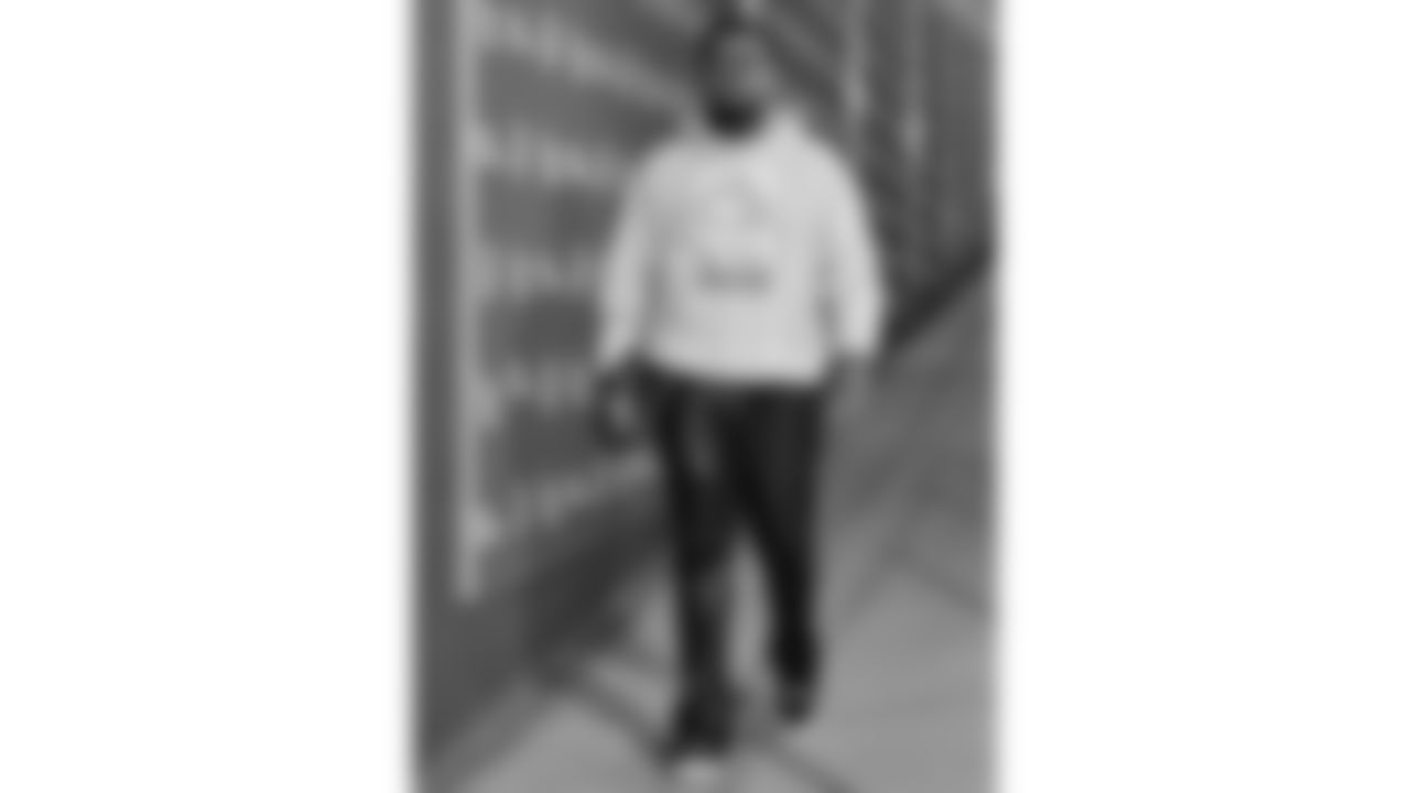 Kansas City Chiefs tackle Jawaan Taylor (74) arrives prior to an NFL week 14 matchup against the Houston Texans, Sunday December 7, 2025.