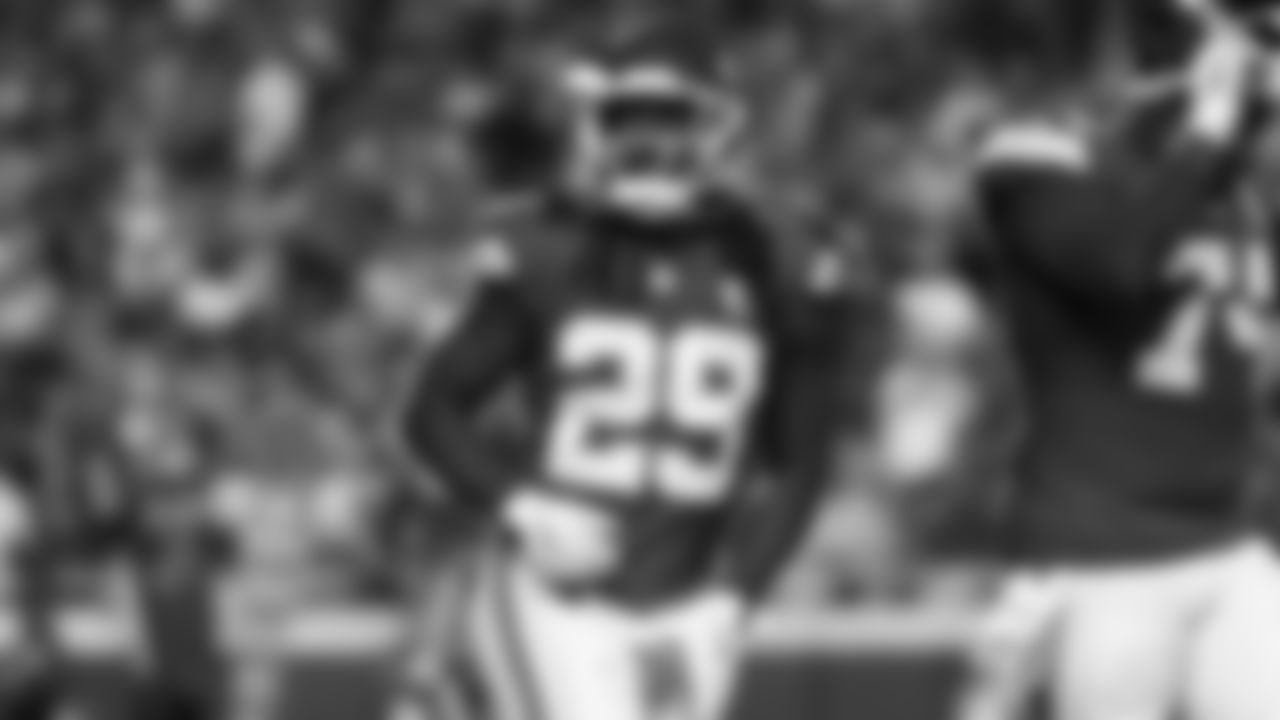 Kansas City Chiefs running back Kareem Hunt (29) looks on during a week 6 NFL Football game against the Detroit Lions on Sunday, October 12, 2025 in Kansas City, MO.