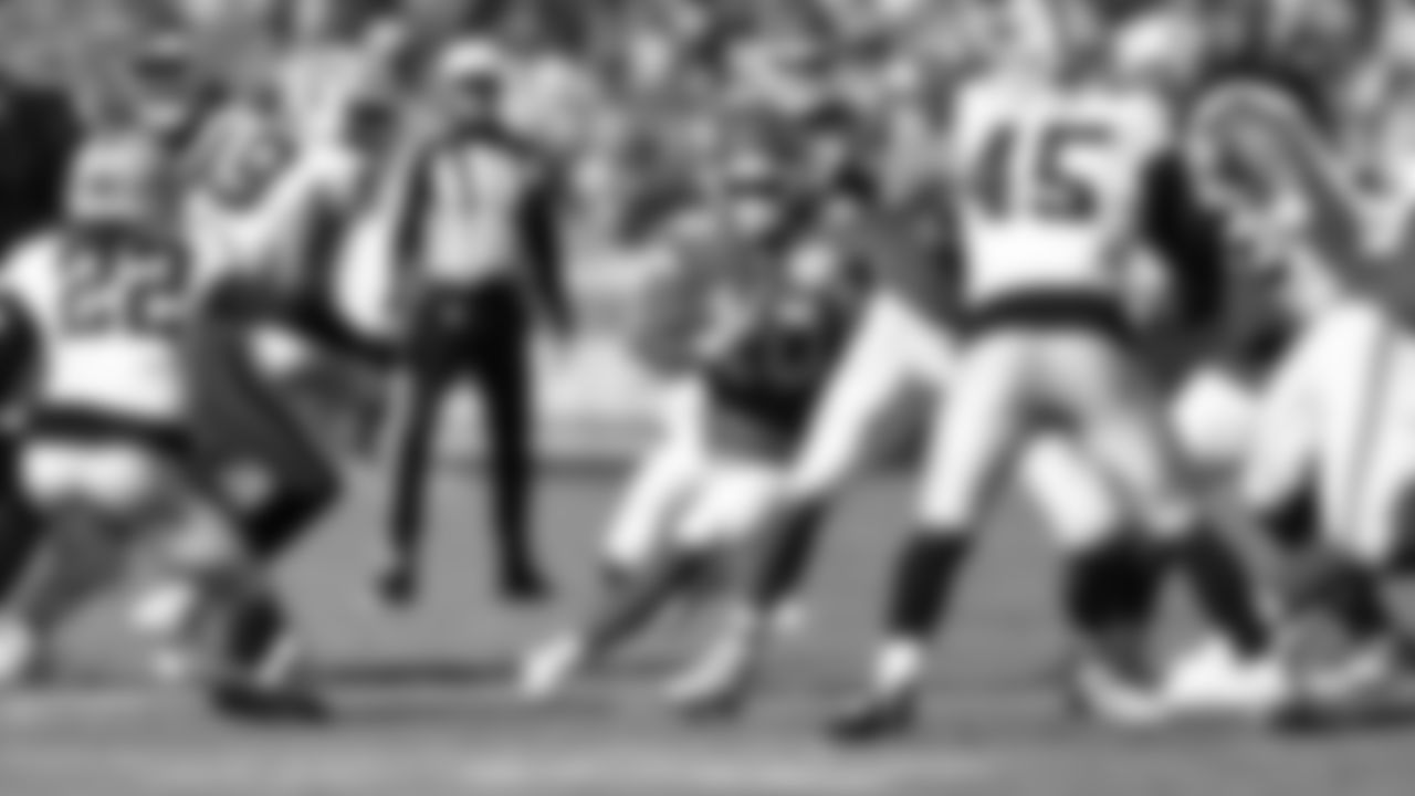 Kansas City Chiefs running back Isiah Pacheco (10) runs the ball during a week 7 NFL Football game against the Las Vegas Raiders on Sunday, October 19, 2025 in Kansas City, MO.