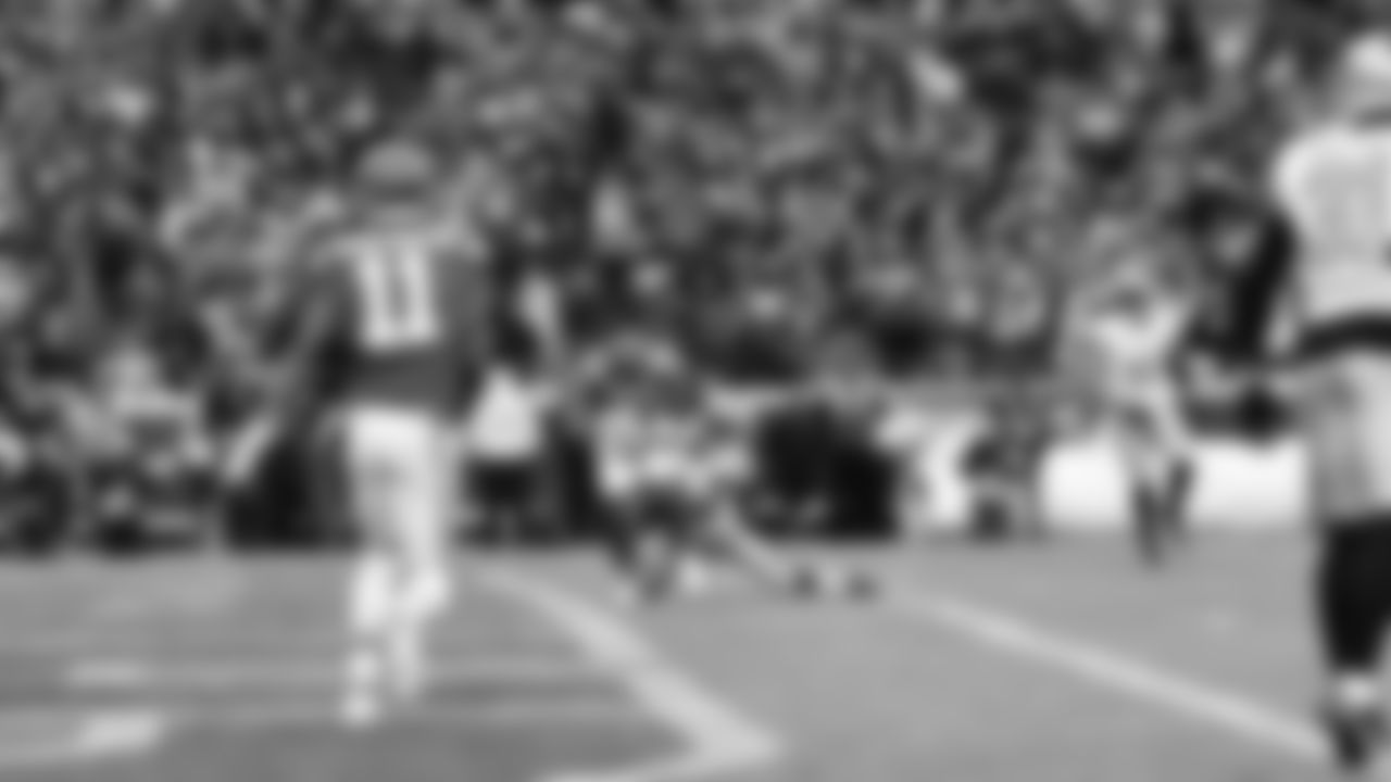 The Kansas City Chiefs face off against the Las Vegas Raiders at GEHA Field at Arrowhead Stadium on December 25, 2023.