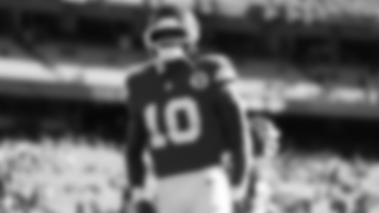 Kansas City Chiefs running back Isiah Pacheco (10) on the field prior to a week 7 NFL Football game against the Las Vegas Raiders on Sunday, October 19, 2025 in Kansas City, MO.