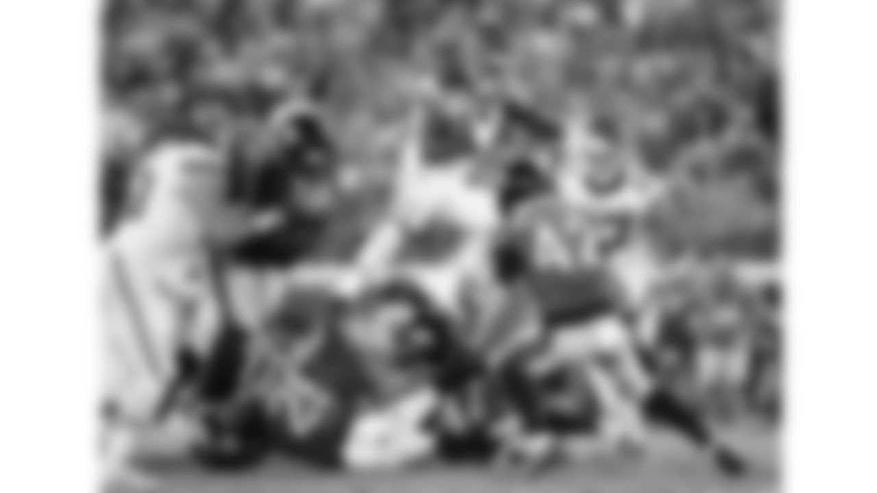 Kansas City Chiefs running back Kareem Hunt (29) hurdles Jacksonville Jaguars defenders during the week 5 NFL football game, Monday, October 6, 2025 in Jacksonville, FL.