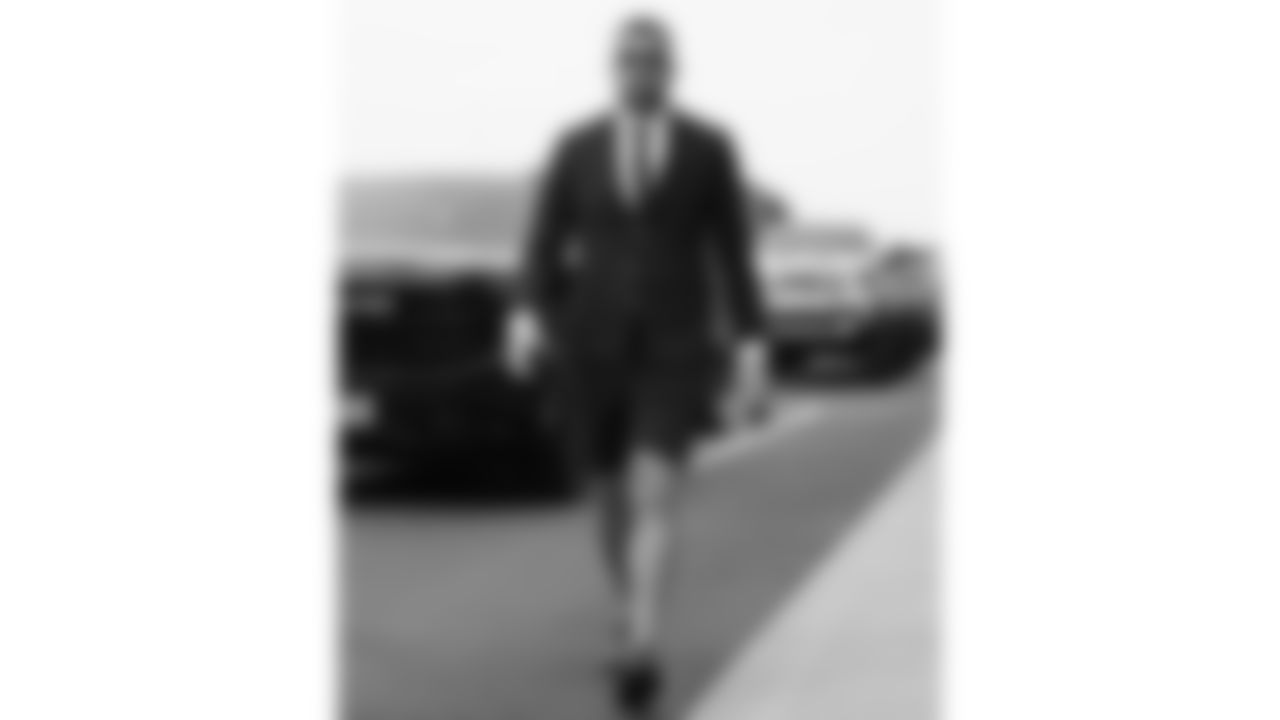 Kansas City Chiefs tight end Travis Kelce (87) arrives prior to a week 2 NFL Football game against the Philadelphia Eagles Sunday September 14, 2025.