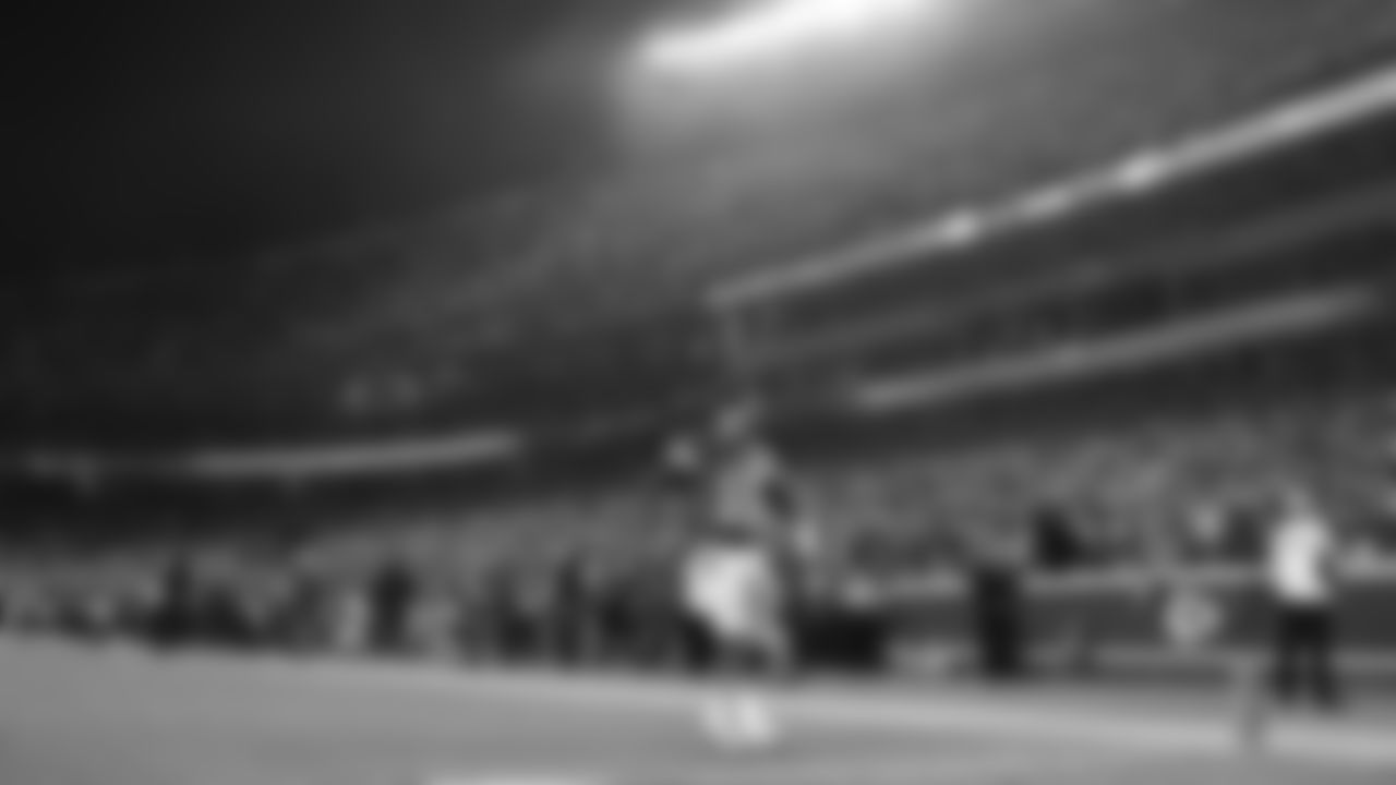 Kansas City Chiefs quarterback Patrick Mahomes (15) prepares for the game prior to a week 8 NFL Football game against the Washington Commanders on Monday, October 27, 2025 in Kansas City, MO.