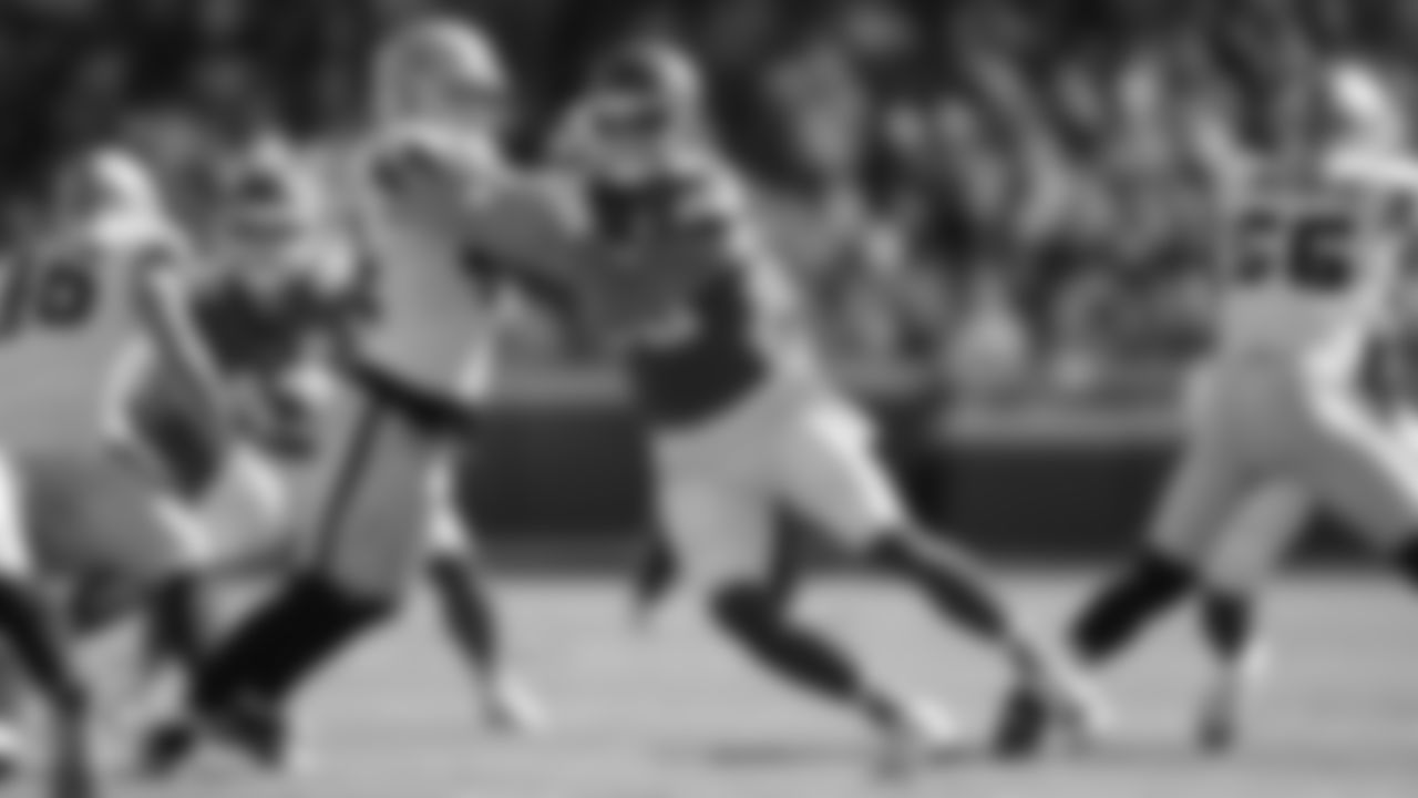 Kansas City Chiefs tight end Robert Tonyan (85) in position during a week 7 NFL Football game against the Las Vegas Raiders on Sunday, October 19, 2025 in Kansas City, MO.