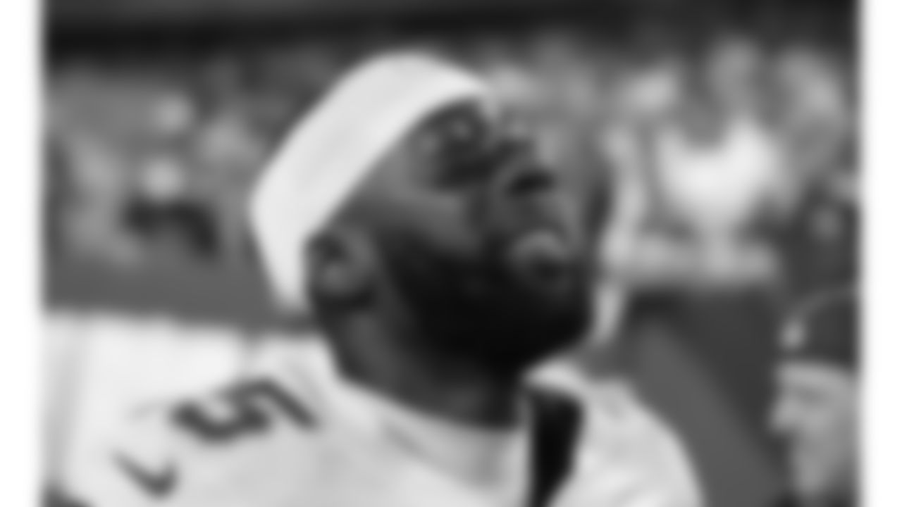 Kansas City Chiefs cornerback Jaylen Watson (35) after a week 3 NFL Football game against the New York Giants on Sunday, September 21, 2025 at MetLife Stadium in East Rutherford, New Jersey.