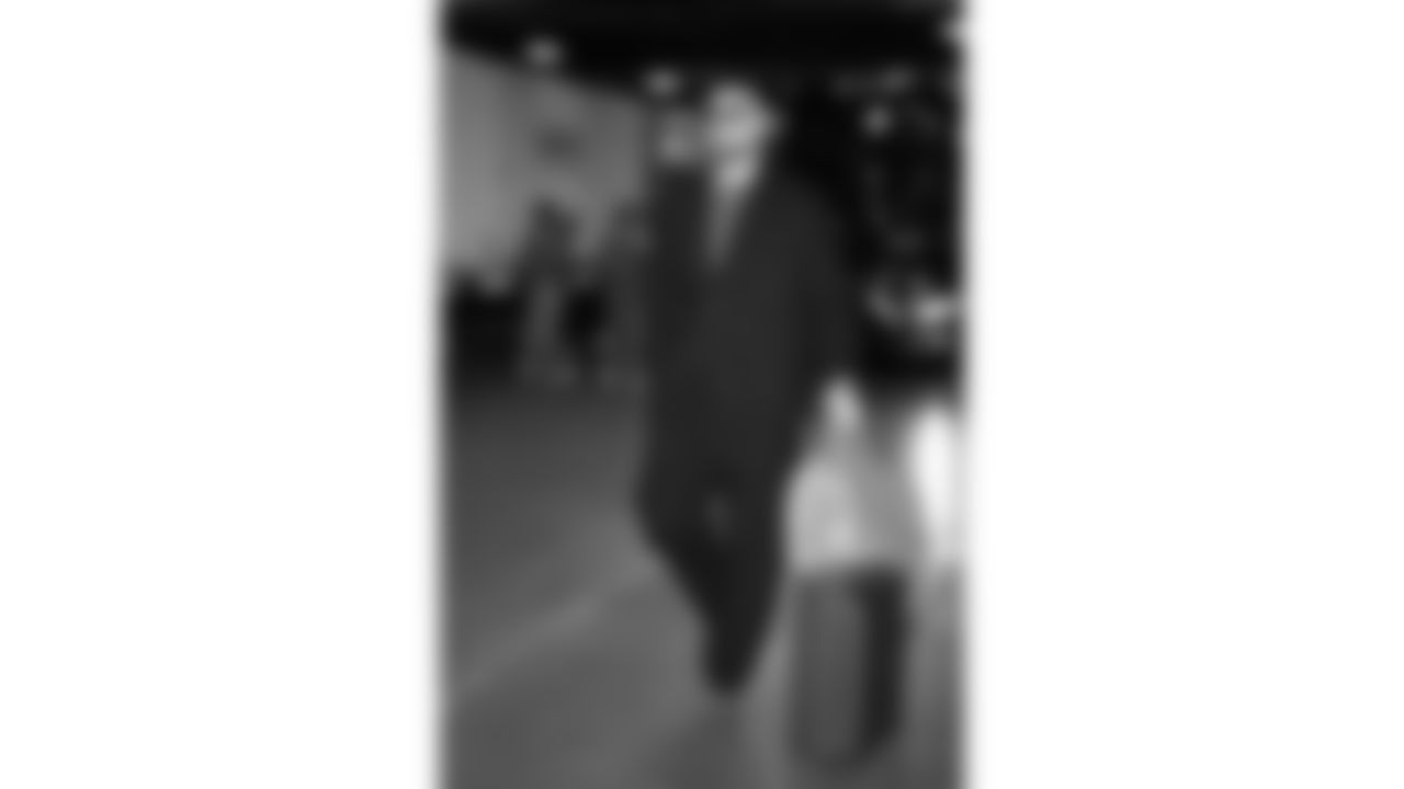 Kansas City Chiefs tight end Travis Kelce (87) arrives prior to a week 11 NFL Football game against the Denver Broncos on Sunday, November 16, 2025 in Denver, Colorado.