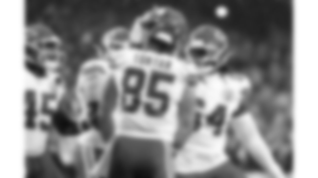 Kansas City Chiefs tight end Robert Tonyan (85) celebrates with offensive tackle Wanya Morris (64) after scoring a touchdown during a preseason week 2 NFL football game against the Seattle Seahawks, Friday, August 15, 2025 in Seattle, WA.