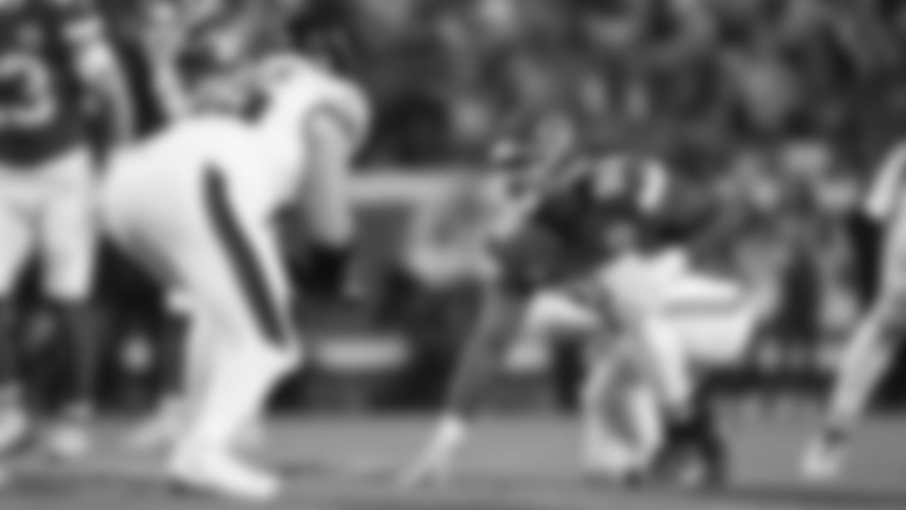 The Kansas City Chiefs face off against the Philadelphia Eagles at GEHA Field at Arrowhead Stadium November 20, 2023.