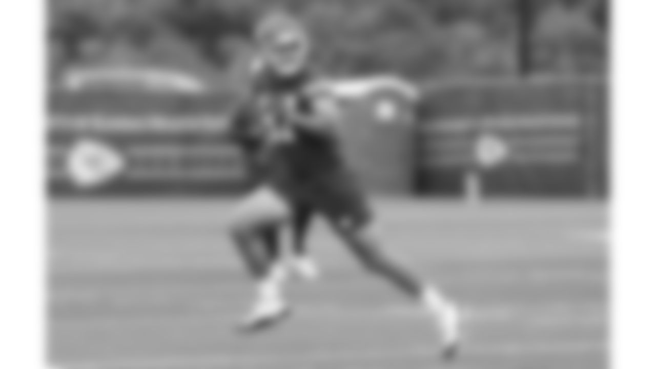Kansas City Chiefs tight end Travis Kelce (87) practices during phase 3 of OTAs on Tuesday June 17, 2025 in Kansas City, MO.