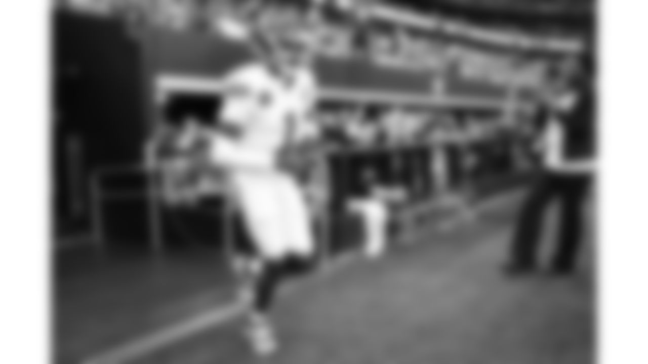 Kansas City Chiefs wide receiver Xavier Worthy (1) prior to a week 13 NFL football game against the Dallas Cowboys on Thursday, November 27, 2025 in Arlington, TX.