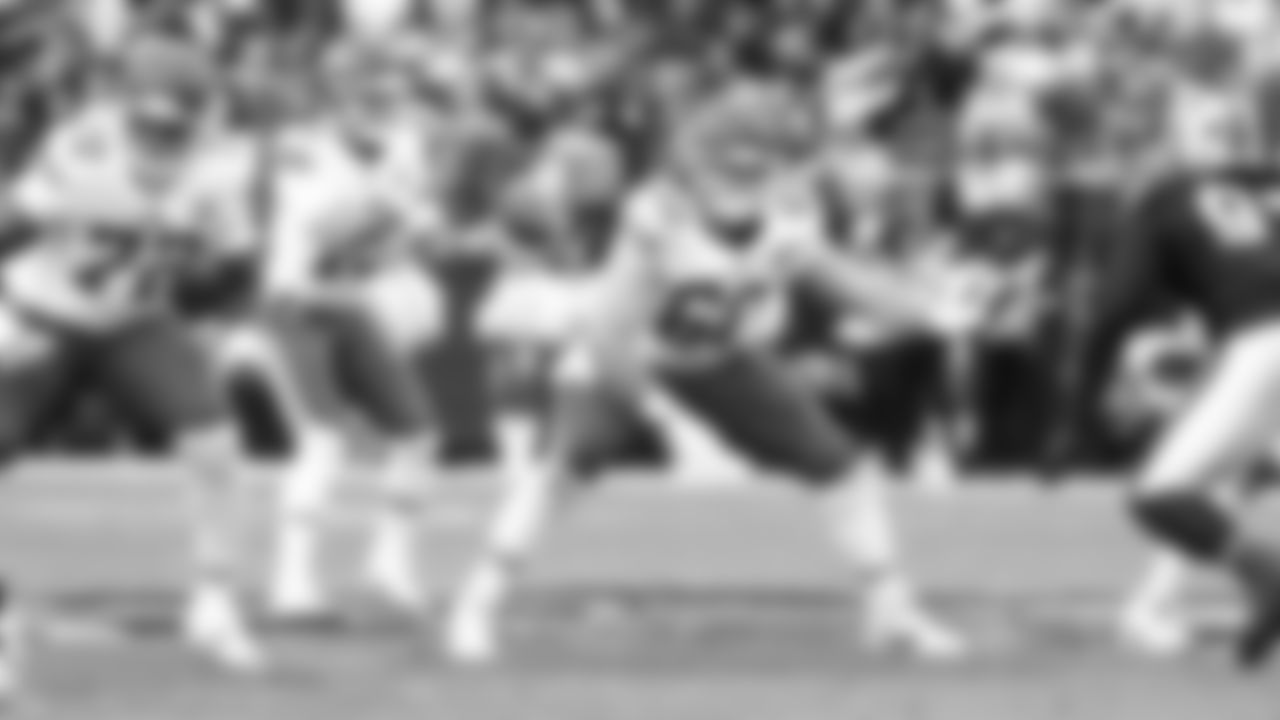 Kansas City Chiefs offensive lineman Hunter Nourzad (60) blocks during a week 18 NFL football game against the Las Vegas Raiders, Sunday, January 4, 2026 in Las Vegas, NV.