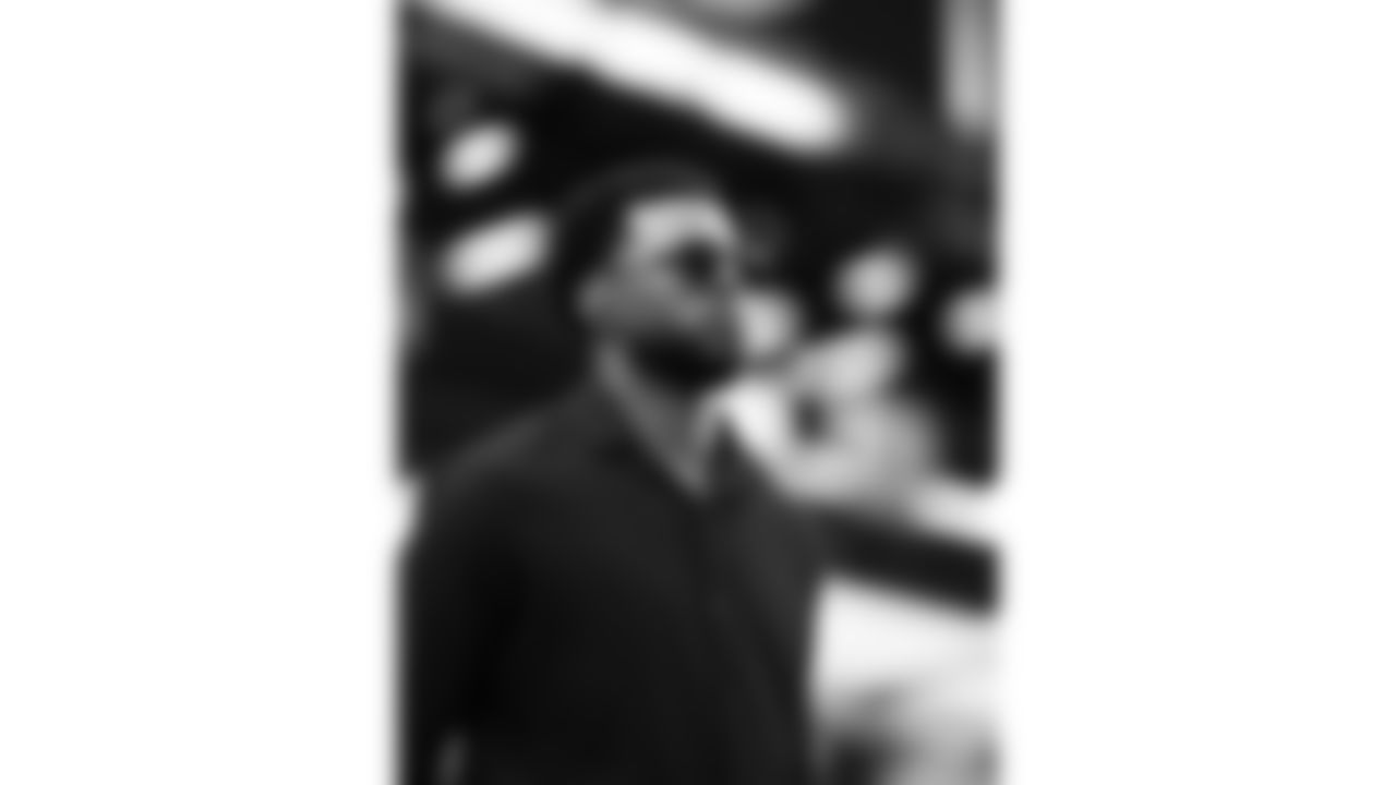 Kansas City Chiefs quarterback Chris Oladokun (19) arrives at Allegiant Stadium for a week 18 NFL football game against the Las Vegas Raiders, Sunday, January 4, 2026 in Las Vegas, NV.