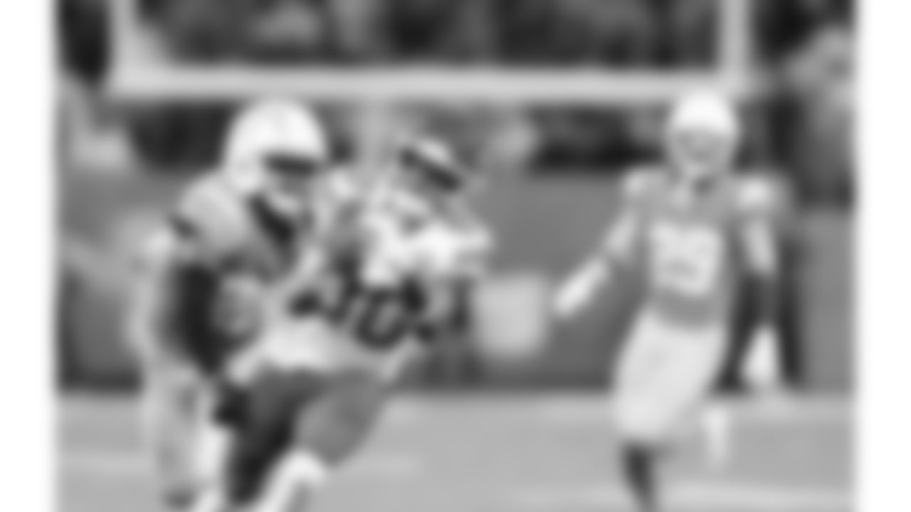 Kansas City Chiefs wide receiver Tyquan Thornton (80) makes a catch during a week 1 NFL football game against the Los Angeles Chargers at Arena Corinthians in São Paulo, Brazil on September 5, 2025.