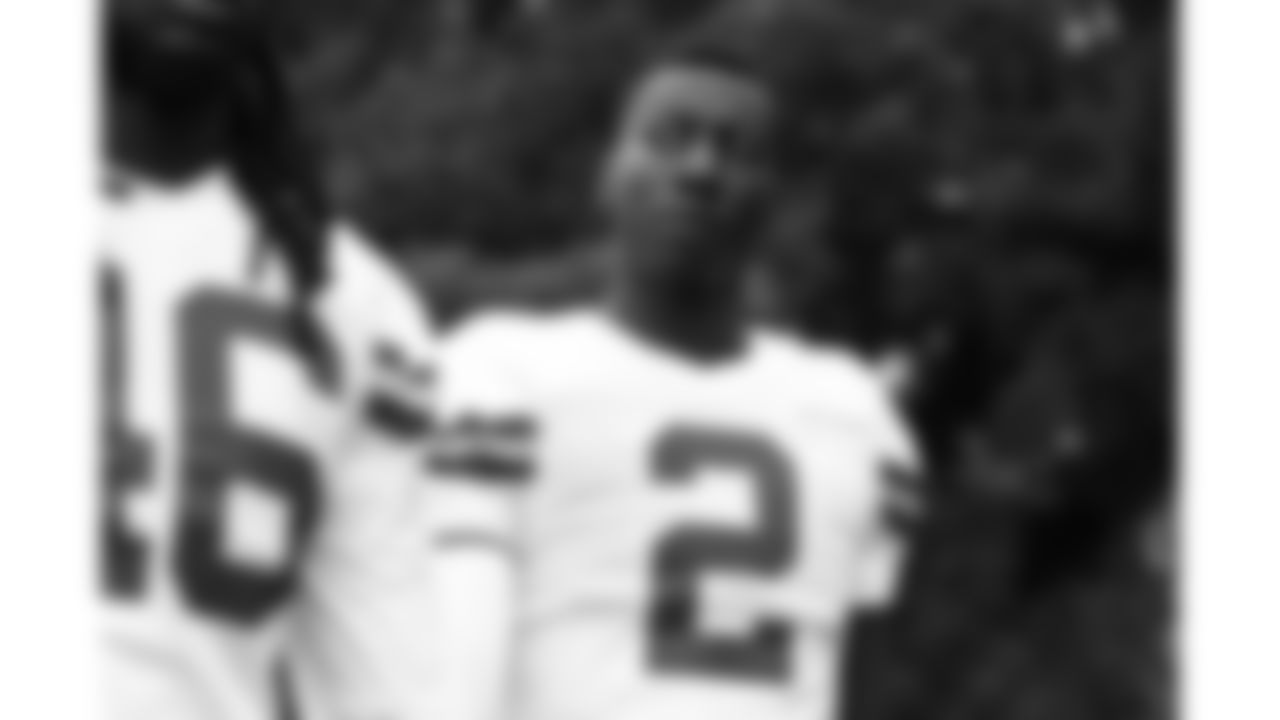 Kansas City Chiefs cornerback Joshua Williams (2) walking down the hill before training camp on day 4 of practice Friday, July 25, 2025.
