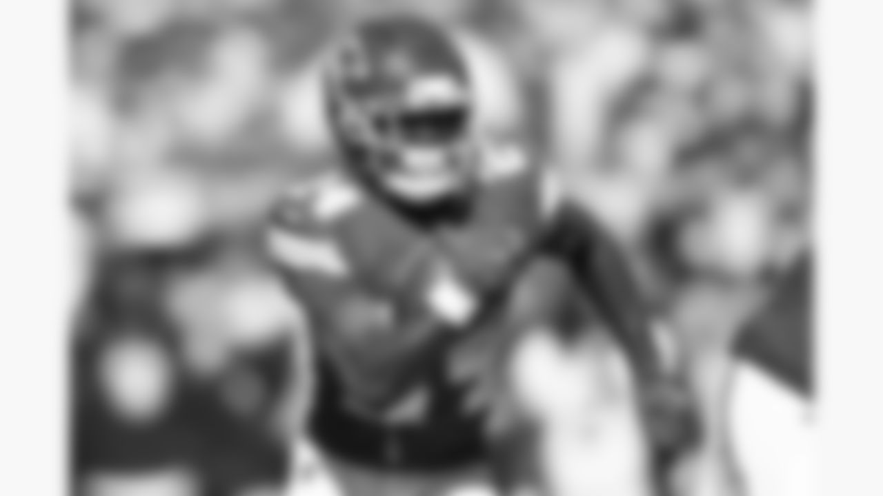 Kansas City Chiefs running back Brashard Smith (24) runs the ball during a week 7 NFL football game against the Las Vegas Raiders, Sunday, October 19, 2025 in Kansas City, MO.