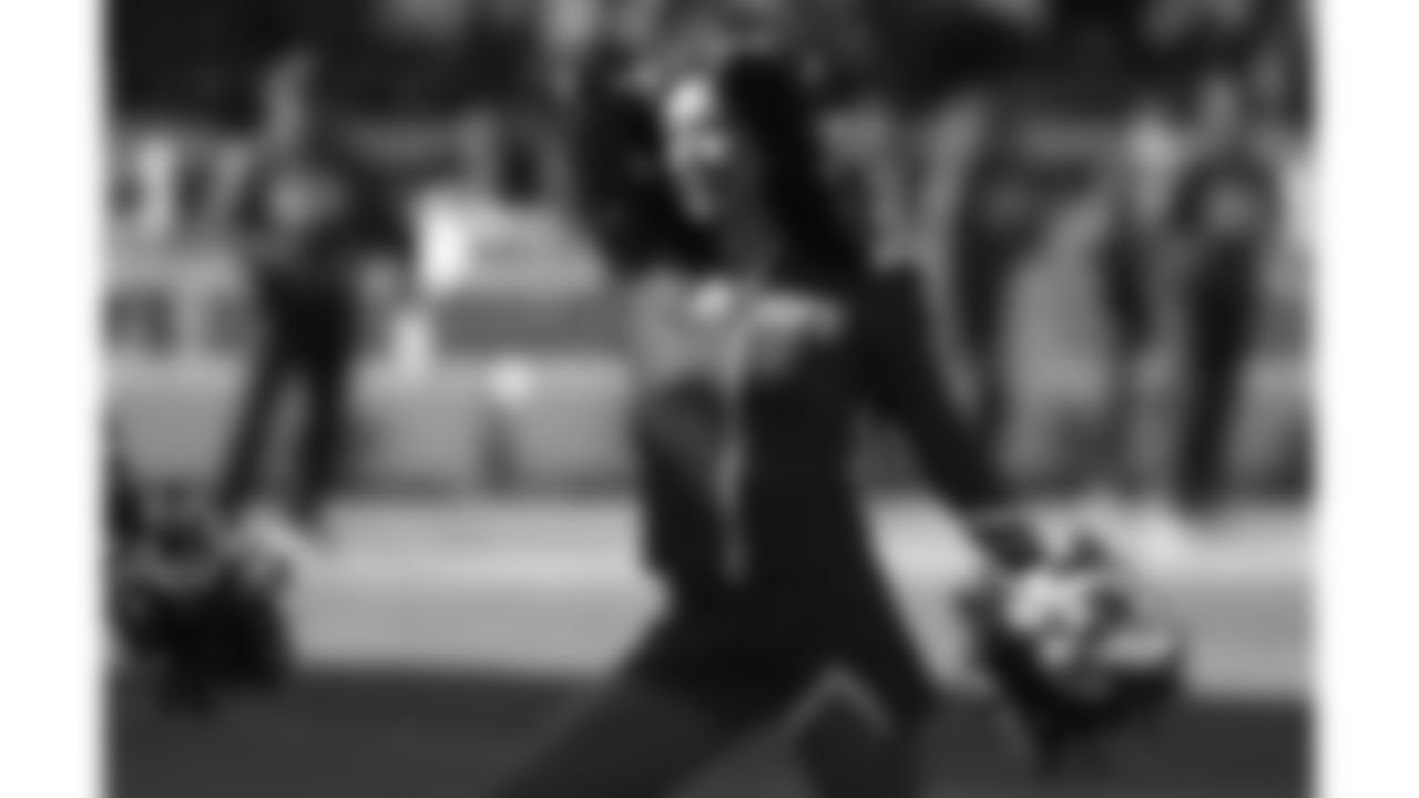 A Kansas City Chiefs Cheerleader before a week 12 NFL football game against the Indianapolis Colts, Sunday, November 23, 2025 in Kansas City, MO.