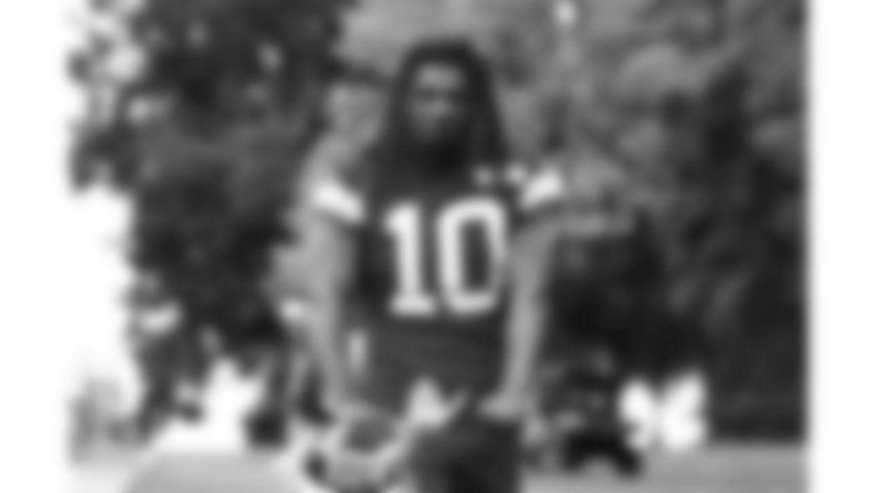 Kansas City Chiefs running back Isiah Pacheco (10) walking down the hill before training camp on day 4 of practice Friday, July 25, 2025.