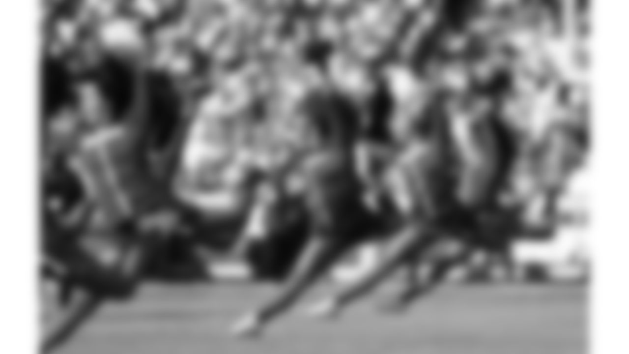 Kansas City Chiefs Cheerleaders before a week 12 NFL football game against the Indianapolis Colts, Sunday, November 23, 2025 in Kansas City, MO.