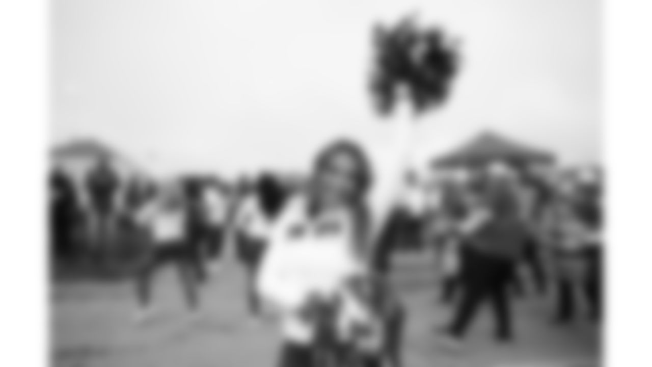 The Kansas City Chiefs Cheerleaders before a week 12 NFL football game against the Indianapolis Colts, Sunday, November 23, 2025 in Kansas City, MO.