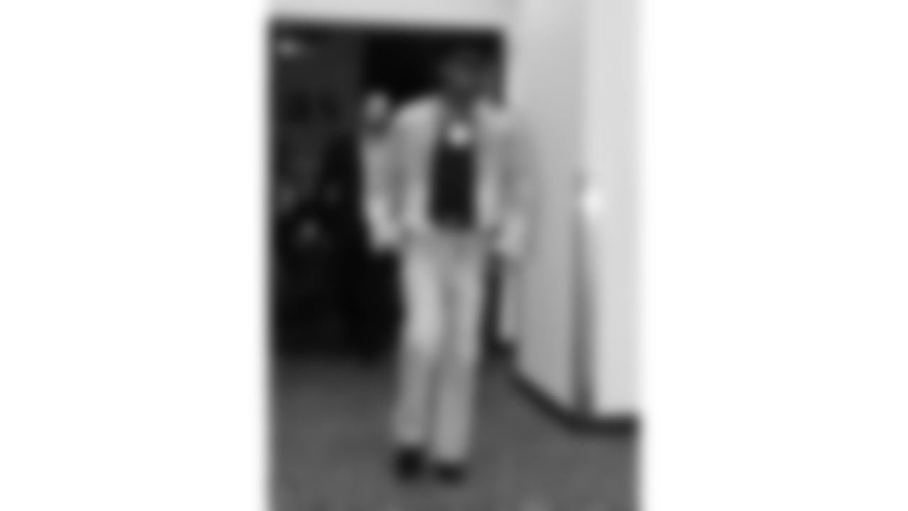 Kansas City Chiefs wide receiver Xavier Worthy (1) arrives prior to a week 13 NFL football game against the Dallas Cowboys on Thursday, November 27, 2025 in Arlington, TX.