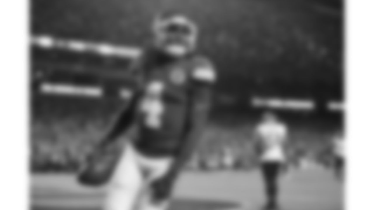 Kansas City Chiefs wide receiver Rashee Rice (4) scores a touchdown during a week 8 NFL Football game against the Washington Commanders on Monday, October 27, 2025 in Kansas City, MO.