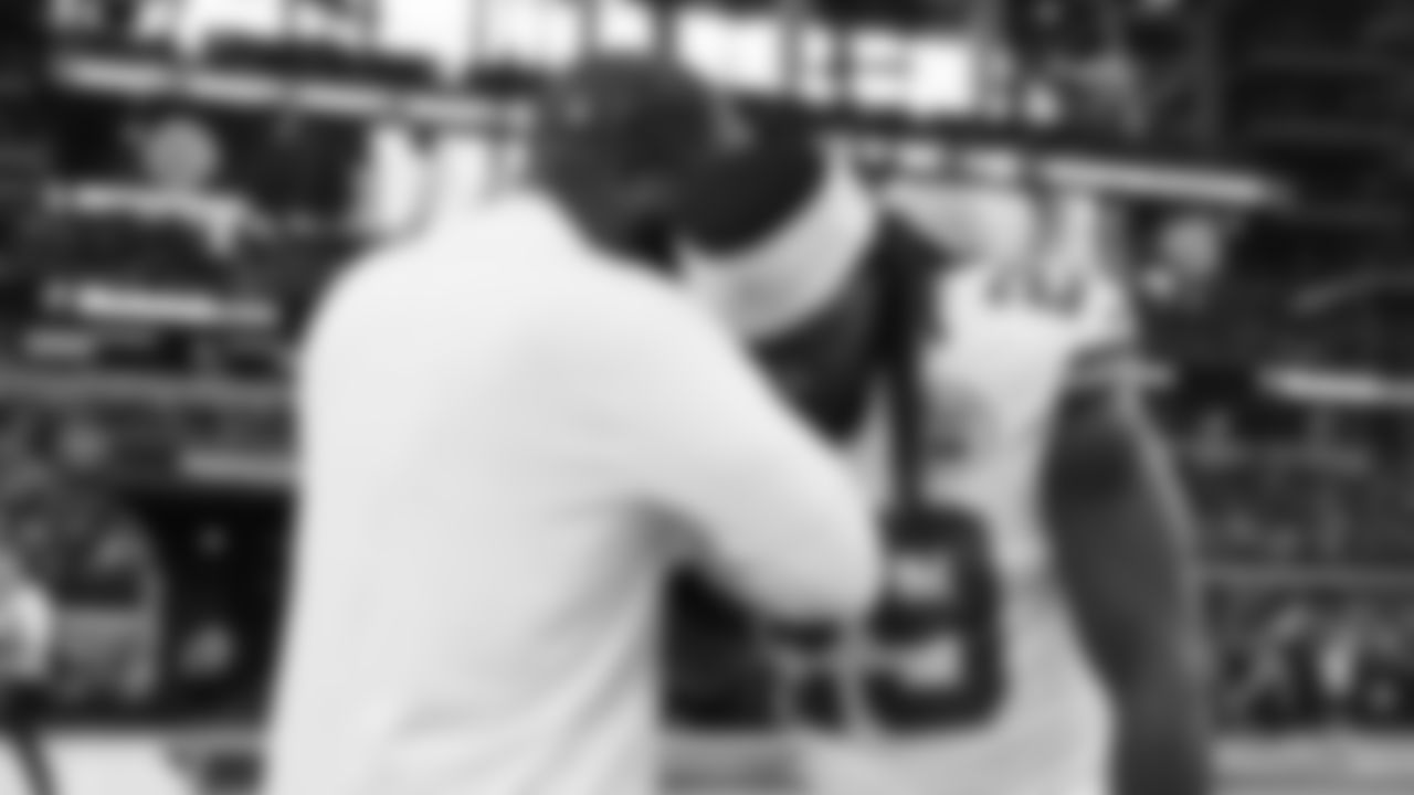 Kansas City Chiefs running back Kareem Hunt (29) prior to a week 13 NFL football game against the Dallas Cowboys on Thursday, November 27, 2025 in Arlington, TX.