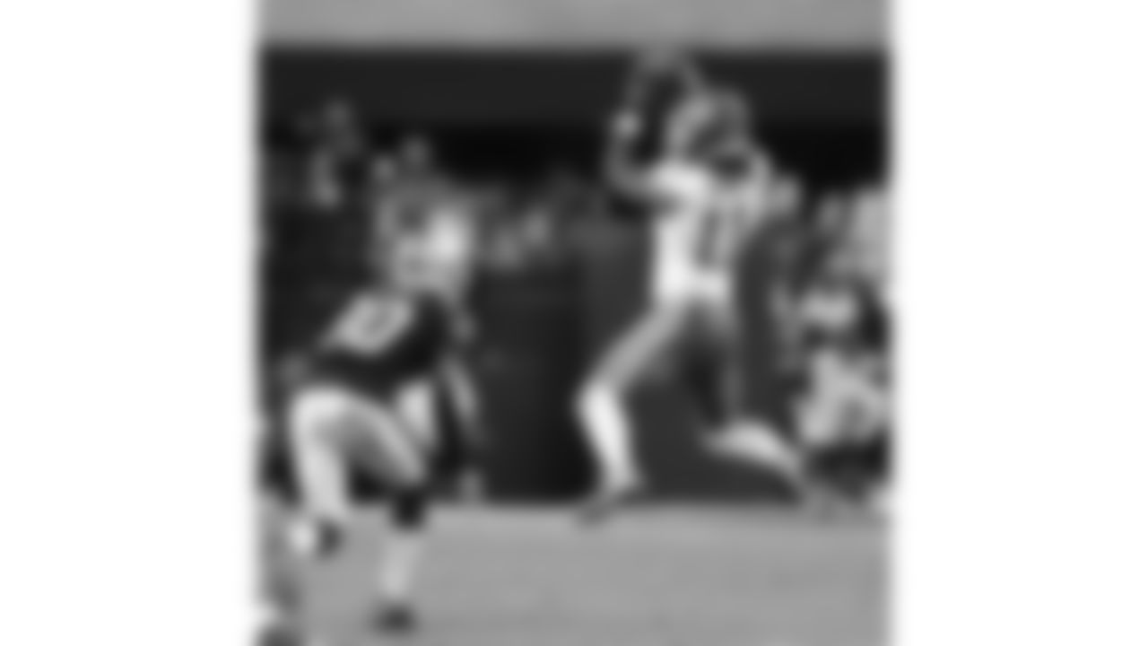 Kansas City Chiefs wide receiver Jalen Royals (11) catches the ball during a week 18 NFL football game against the Las Vegas Raiders, Sunday, January 4, 2026 in Las Vegas, NV.