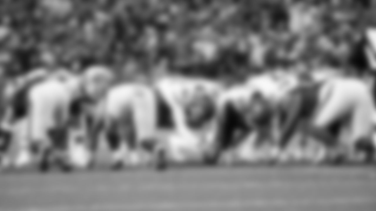 Kansas City Chiefs long snapper James Winchester (41) in ready position during a week 9 NFL football game against the Buffalo Bills, Sunday, November 2, 2025 in Buffalo, NY