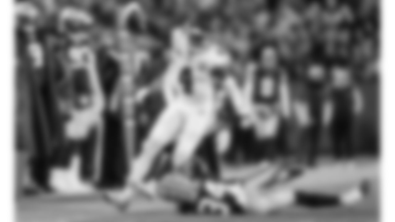 Kansas City Chiefs wide receiver Rashee Rice (4) runs with the ball during the regular season Week 13 NFL Football Game at Lambeau Field in Green Bay, WI on Sunday, December 3, 2023.