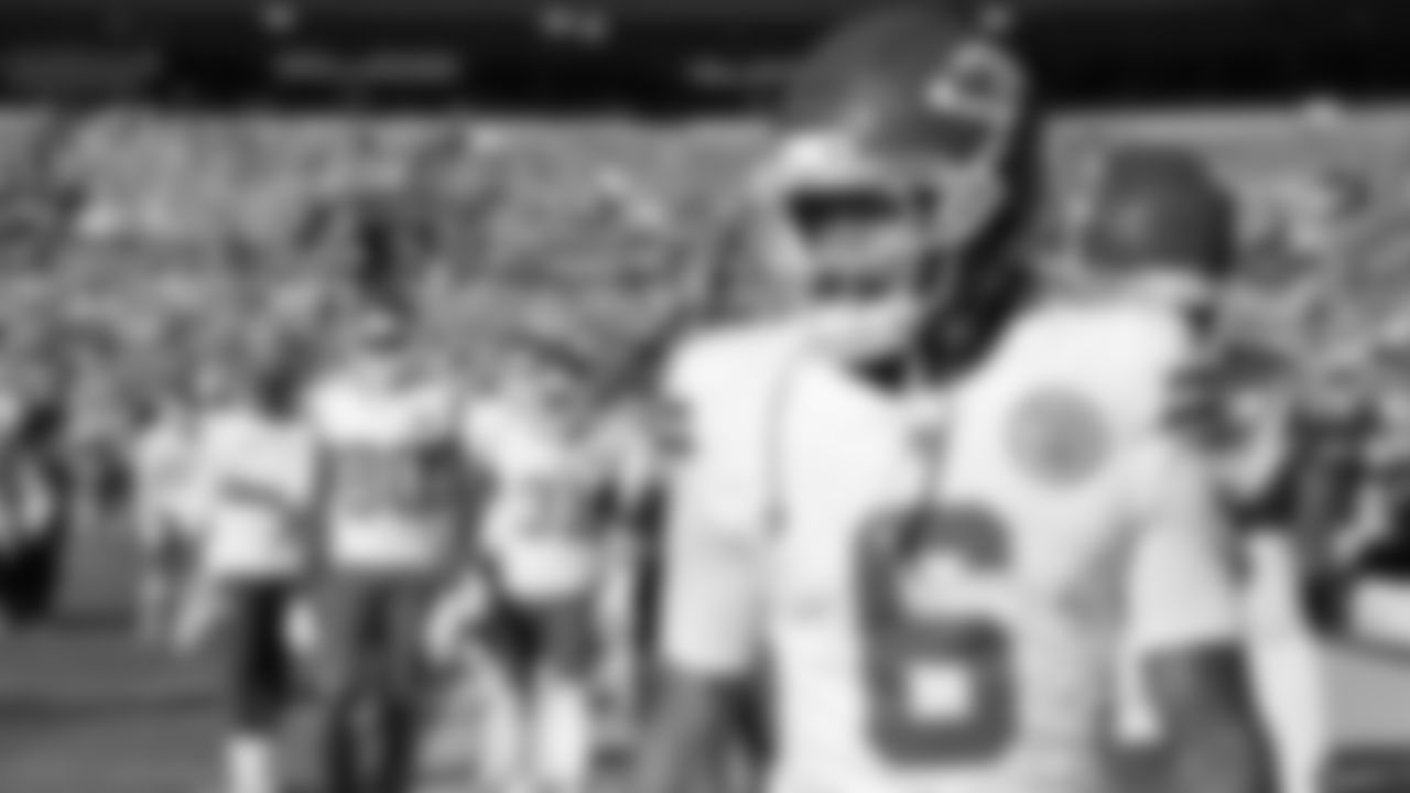 Kansas City Chiefs safety Bryan Cook (6) on the field prior to a week 11 NFL Football game against the Denver Broncos on Sunday, November 16, 2025 in Denver, Colorado.