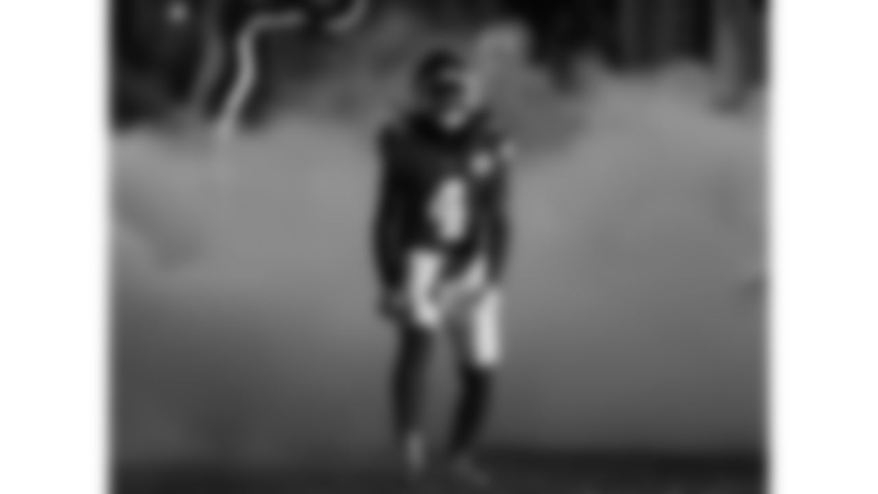 Kansas City Chiefs wide receiver Rashee Rice (4) runs out during player introductions prior to a week 14 NFL football game against the Houston Texans, Sunday, December 7, 2025 in Kansas City, MO.