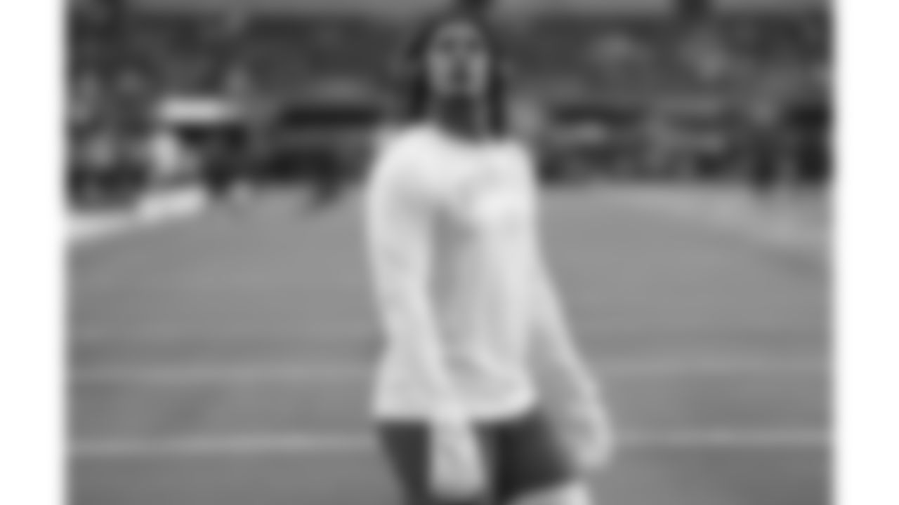 Kansas City Chiefs running back Isiah Pacheco (10) prior to a week 13 NFL football game against the Dallas Cowboys on Thursday, November 27, 2025 in Arlington, TX.