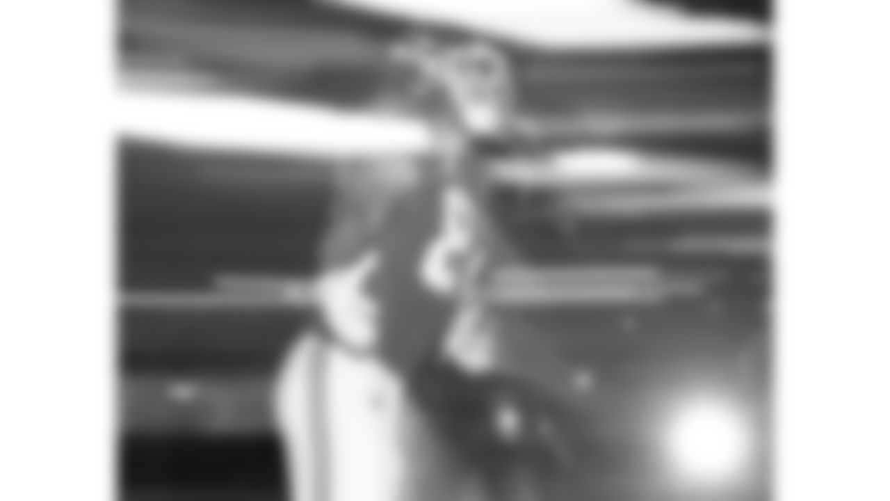 Kansas City Chiefs tight end Travis Kelce (87) runs out prior to a week 17 NFL football game against the Denver Broncos, Thursday, December 25, 2025 in Kansas City, MO.