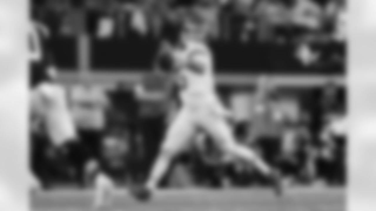 Kansas City Chiefs quarterback Patrick Mahomes (15) throws a pass during a week 13 NFL football game against the Dallas Cowboys on Thursday, November 27, 2025 in Arlington, TX.