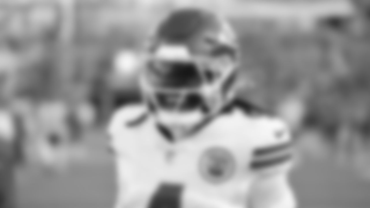 Kansas City Chiefs wide receiver Rashee Rice (4) prior to a week 9 NFL football game against the Buffalo Bills, Sunday, November 2, 2025 in Buffalo, NY