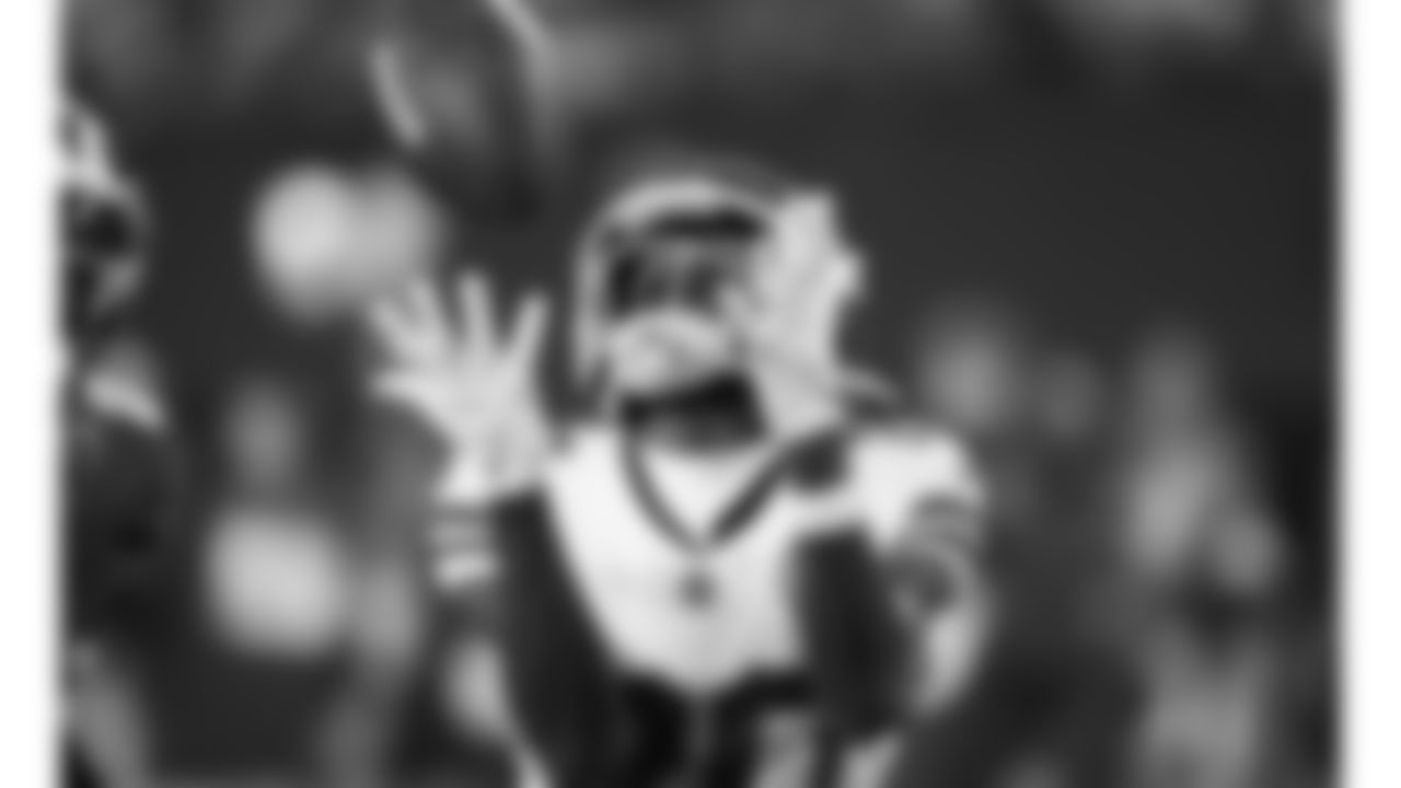 Kansas City Chiefs wide receiver Tyquan Thorton (80) catches the ball during the week 3 NFL football game against the New York Giants, Sunday, September 21, 2025 in East Rutherford, NJ.