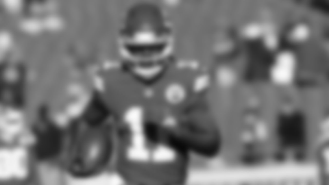 Kansas City Chiefs wide receiver Jalen Royals (11) warms up prior to an NFL week 15 matchup against the Los Angeles Chargers, Sunday December 14, 2025.