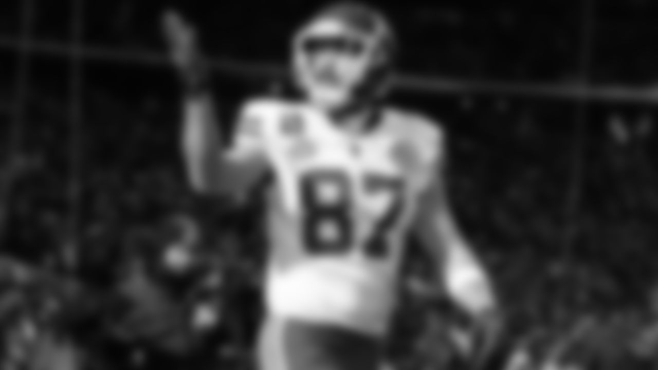 Kansas City Chiefs tight end Travis Kelce (87) scores a touchdown during the NFL Divisional Playoff football game against the Buffalo Bills on Sunday, January 21, 2024 in Buffalo.