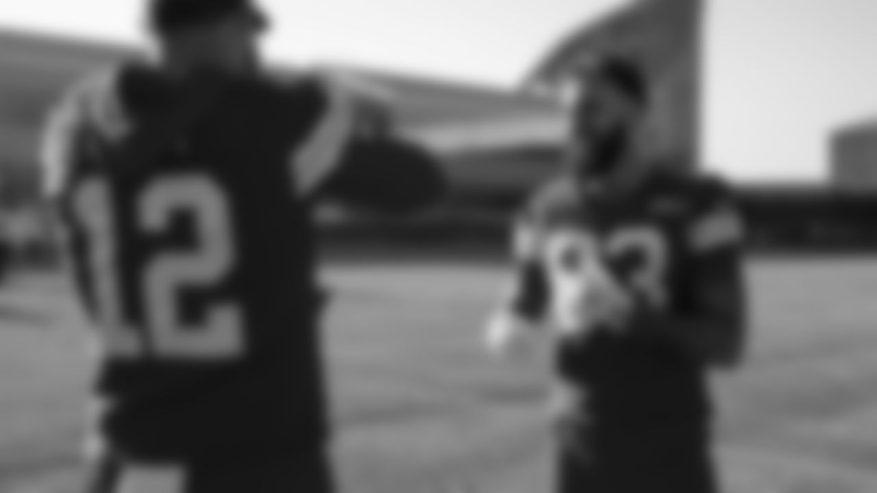 Kansas City Chiefs tight end Noah Gray (83) during a week 17 practice on Tuesday, December 23, 2025 in Kansas City, MO.