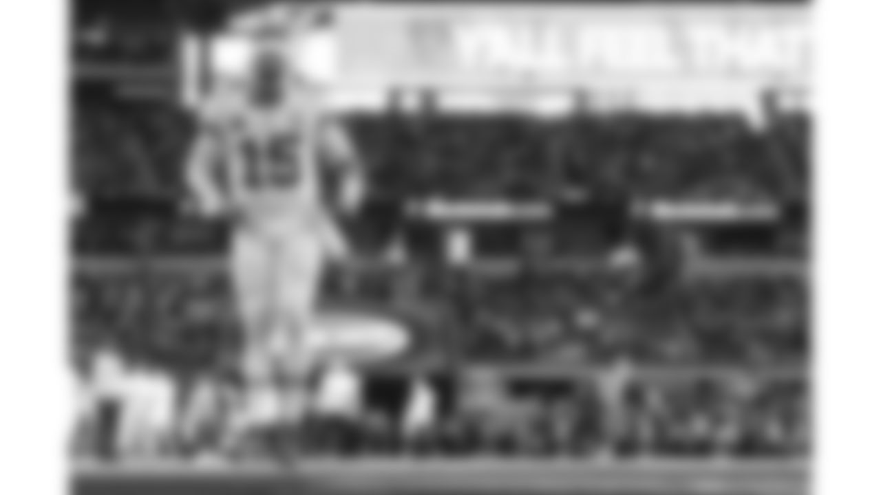 Kansas City Chiefs quarterback Patrick Mahomes (15) yells in the end zone prior to a week 13 NFL Football game against the Dallas Cowboys on Thursday, November 27, 2025 in Dallas, Texas.