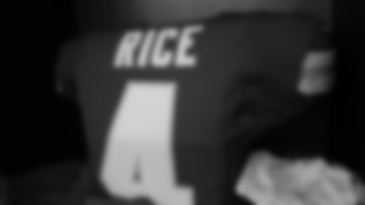 Kansas City Chiefs wide receiver Rashee Rice (4) jersey prior to a week 7 NFL Football game against the Las Vegas Raiders on Sunday, October 19, 2025 in Kansas City, MO.