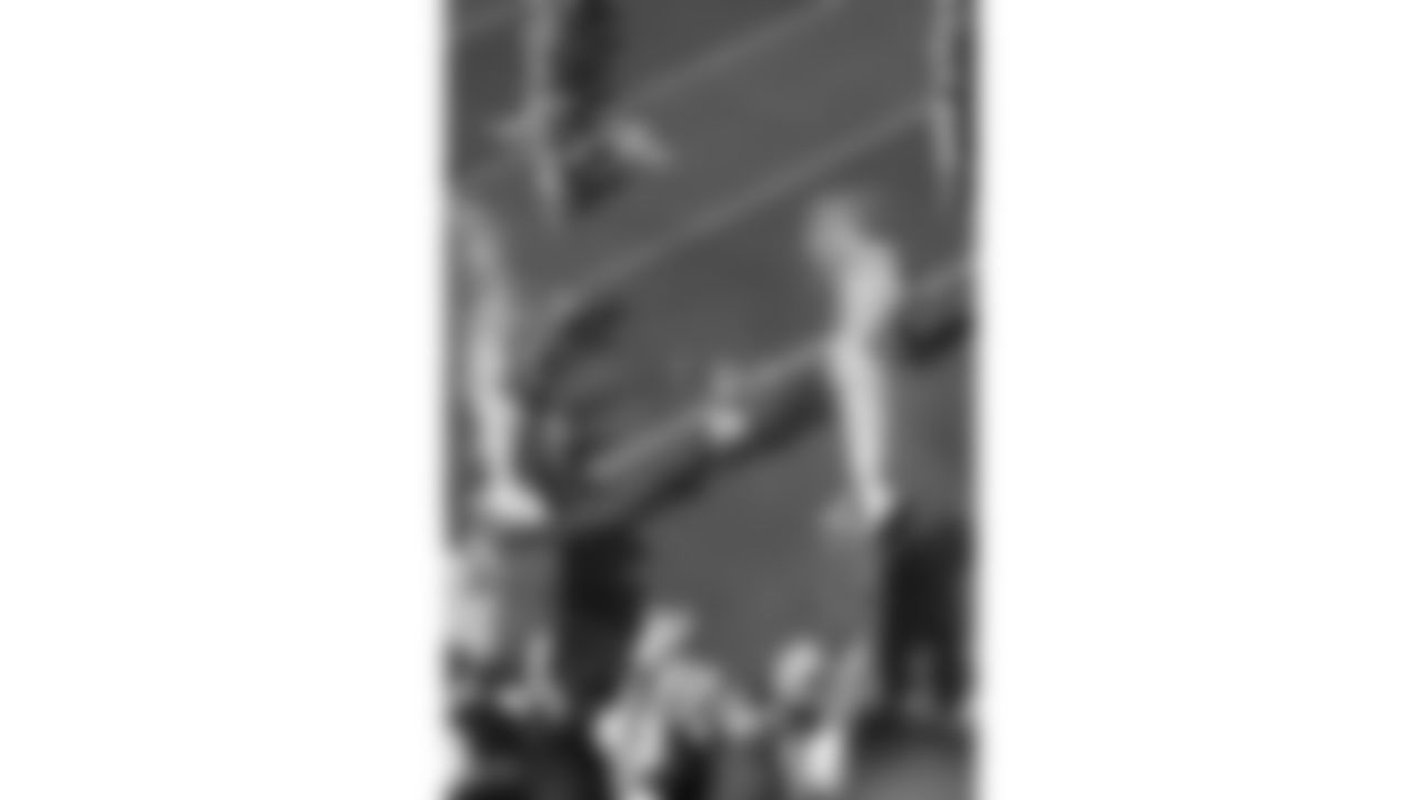 Kansas City Chiefs defensive tackle Chris Jones (95) runs out of the tunnel prior to the week 4 NFL football game against the Baltimore Ravens, Sunday, September 28, 2025 in Kansas City, MO.