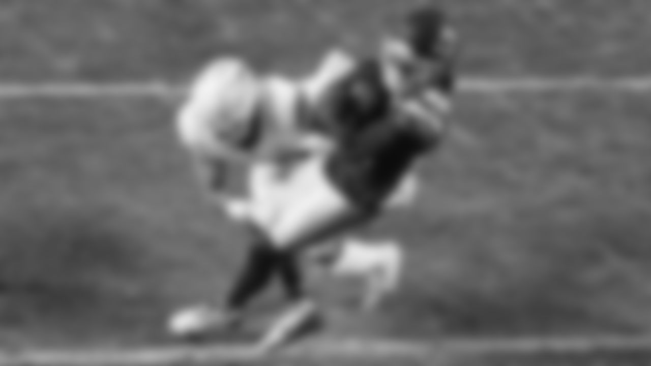 Kansas City Chiefs running back Brashard Smith (24) runs the ball into the end zone for a touchdown during a week 17 NFL football game against the Denver Broncos, Thursday, December 25, 2025 in Kansas City, MO.